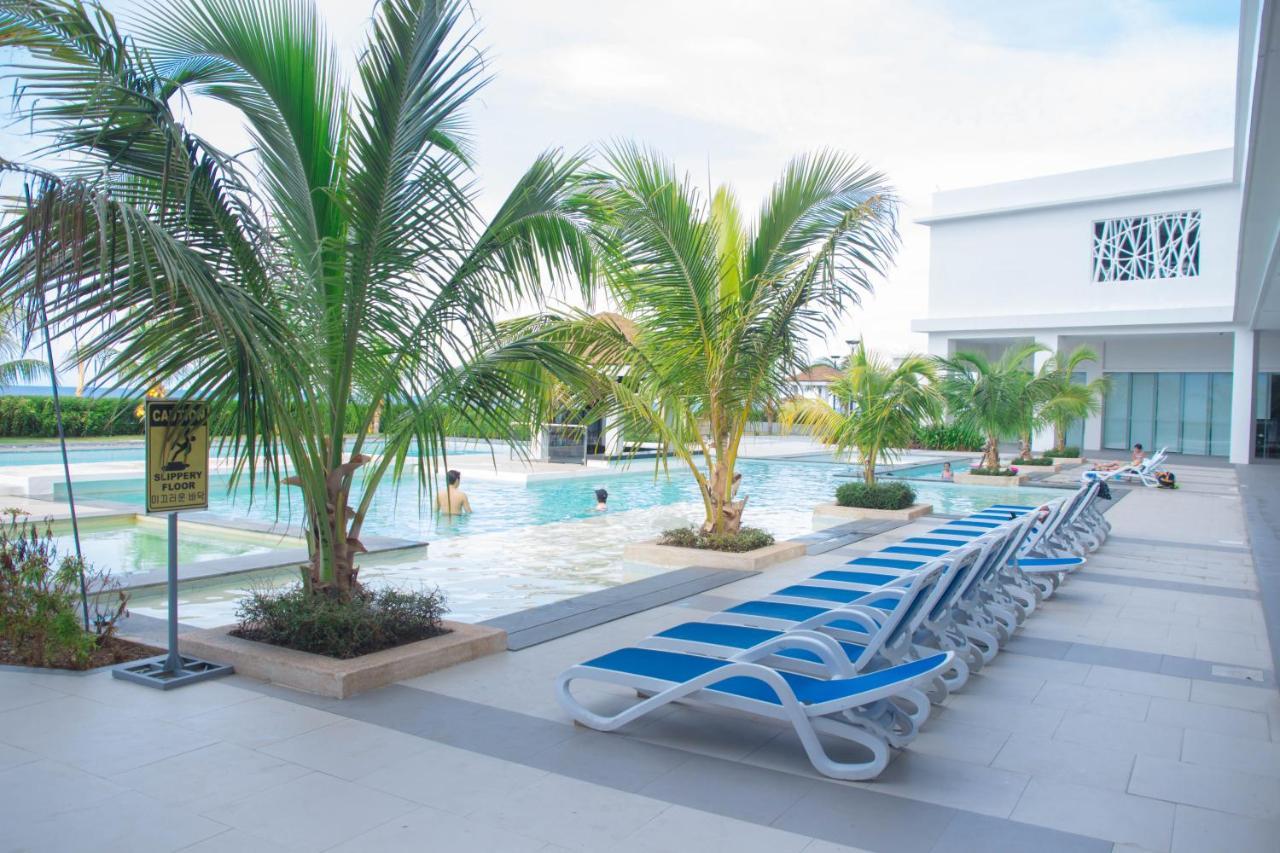 1Br Oceanfront At Arterra, Fast Wifi, Nflix, Kitchen Villa Lapu-Lapu City Bagian luar foto