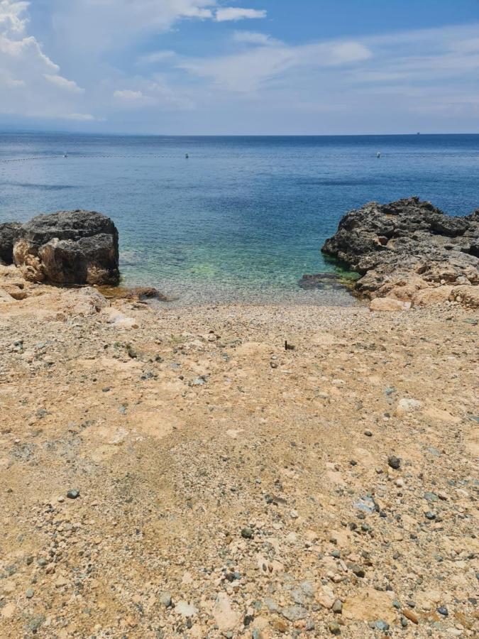 1Br Oceanfront At Arterra, Fast Wifi, Nflix, Kitchen Villa Lapu-Lapu City Bagian luar foto