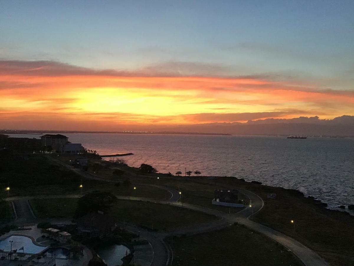 1Br Oceanfront At Arterra, Fast Wifi, Nflix, Kitchen Villa Lapu-Lapu City Bagian luar foto